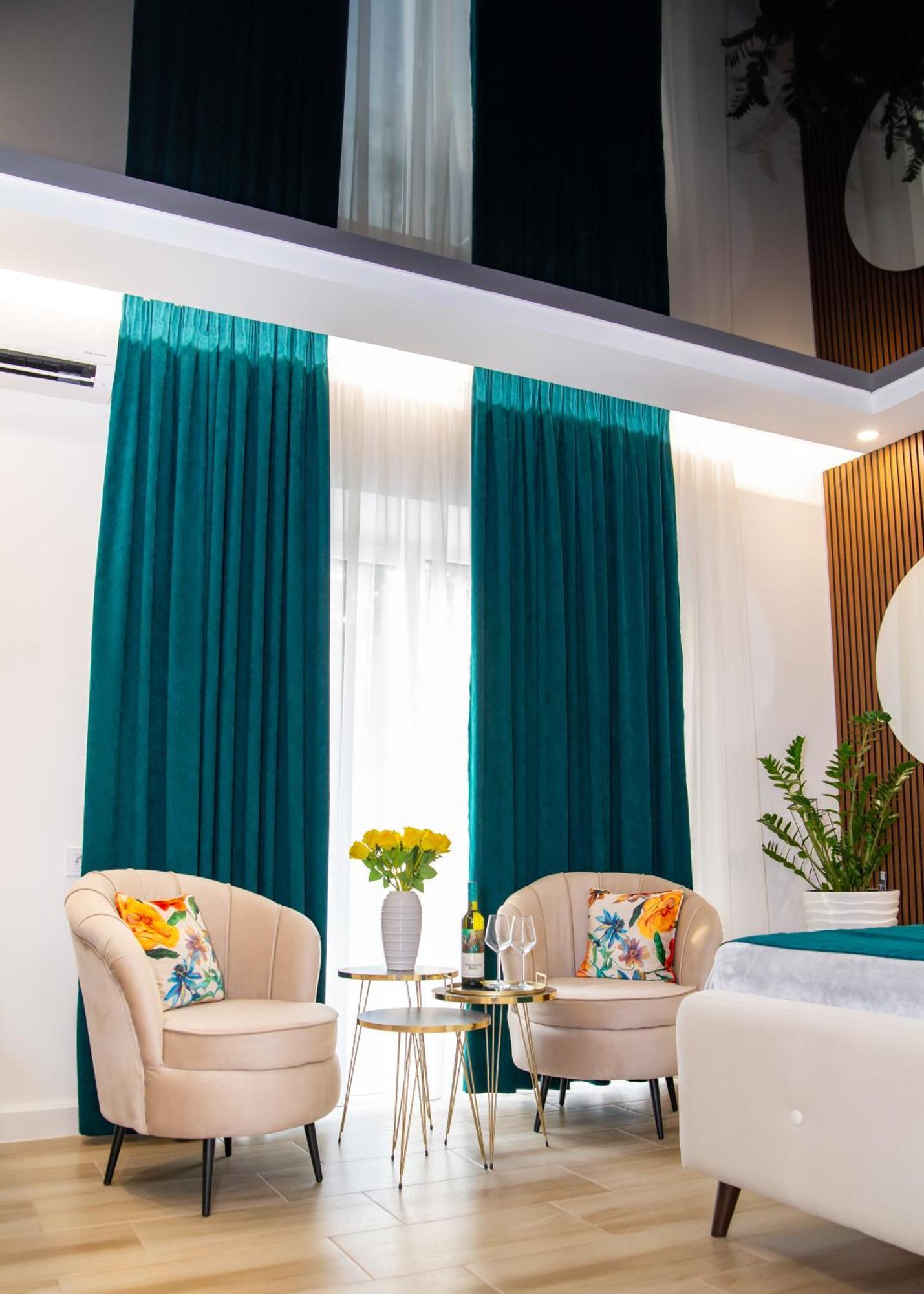 Josephine Apartment 수보티차 외부 사진